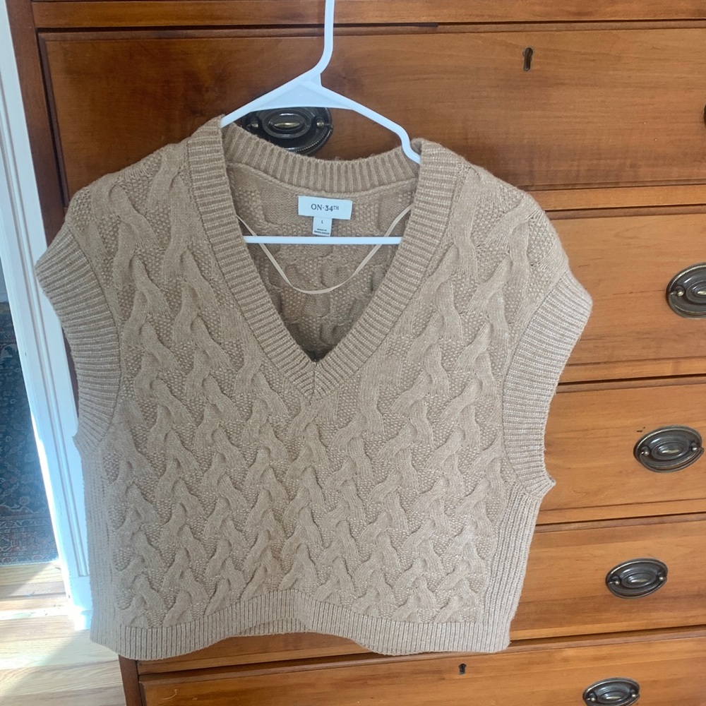 ON-SIP Women's Beige V-Neck Sweater Vest